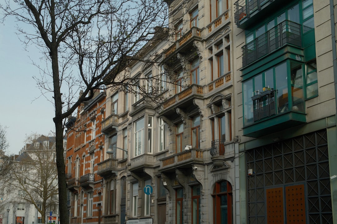 Belgian buyers viewing property on the Costa del Sol — non-resident mortgage financing in Spain
